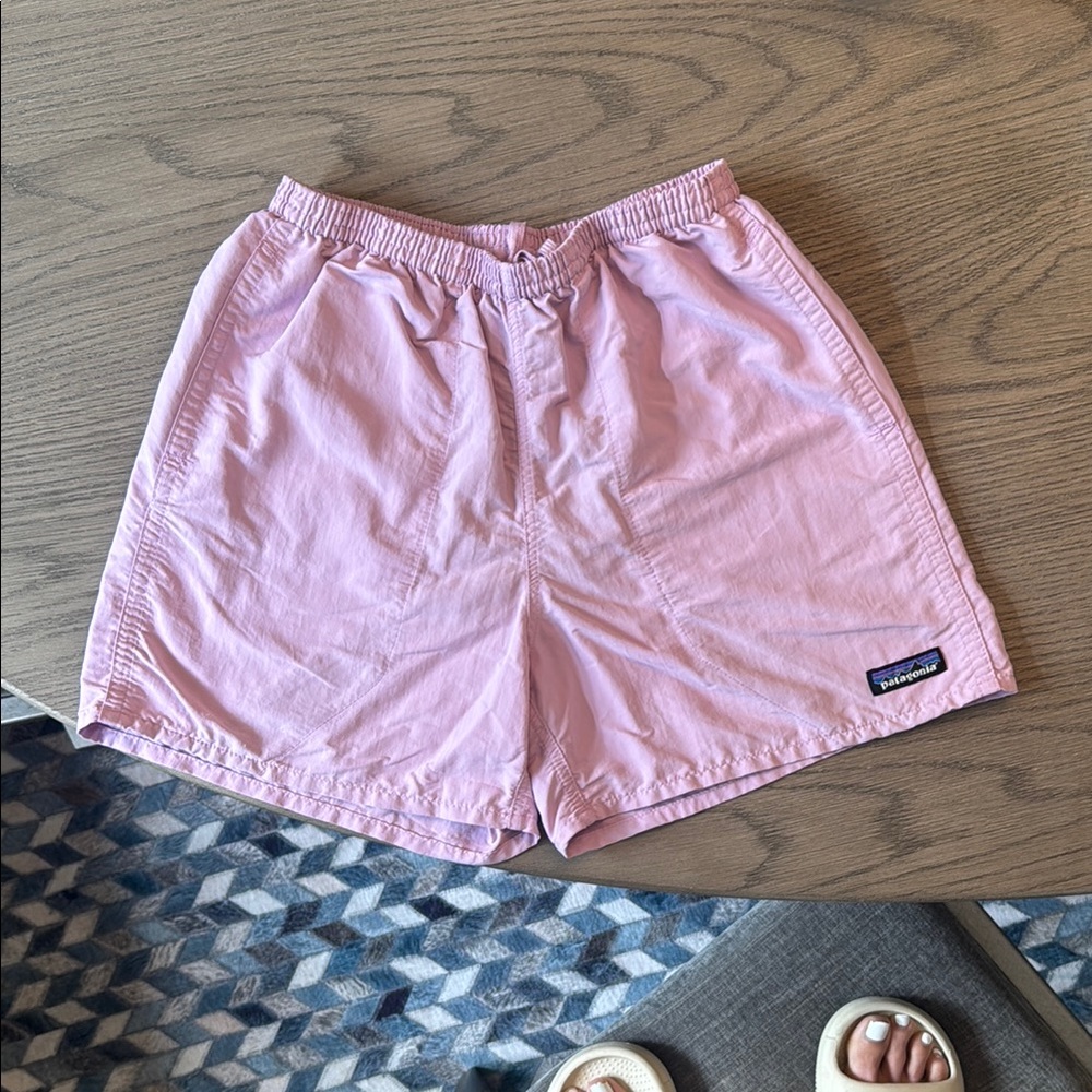 Patagonia 5” Baggies Pink Lightweight Elastic Waist Men’s Small